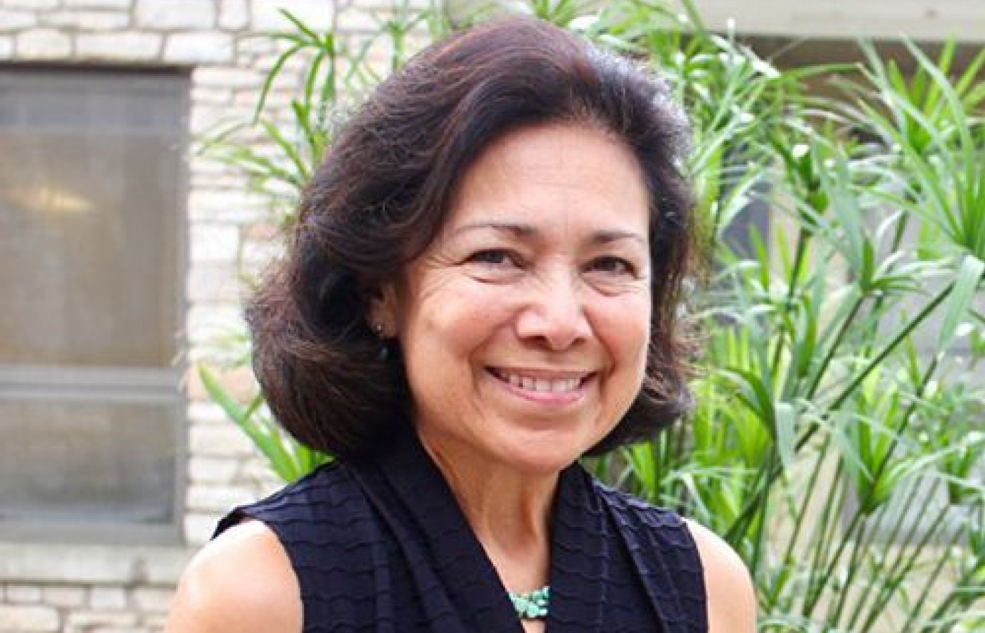 Dr. Mary Faria